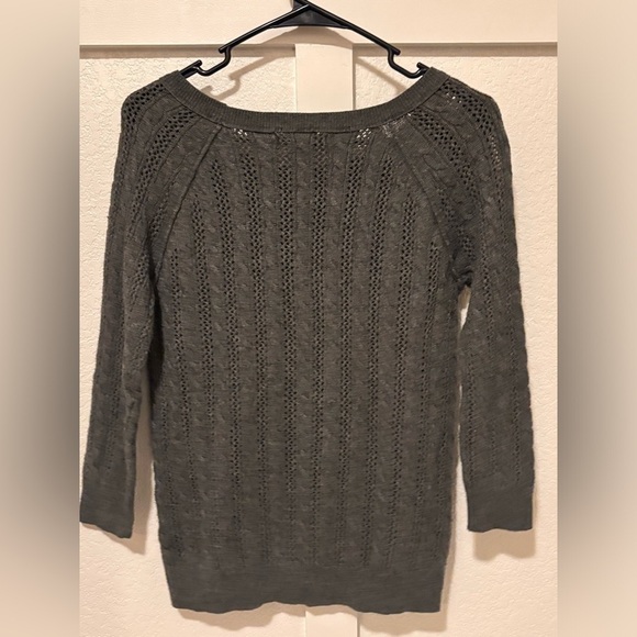 American Eagle outfitters xs sweater in grey. - Picture 2 of 8